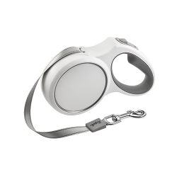 Witte retractable hondenriem met ergonomisch grijs handvat, tot 5 meter, met stevige clip voor veilige bevestiging.