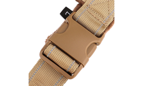 Harnais réfléchissant marron avec rembourrage doux, design anti-traction, visibilité améliorée, ajustement confortable.