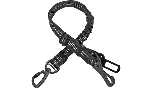 Reflecterende zwarte veiligheidshondenriem voor de auto, 55-65 cm, verstelbare band, zeer zichtbaar reflecterend materiaal.