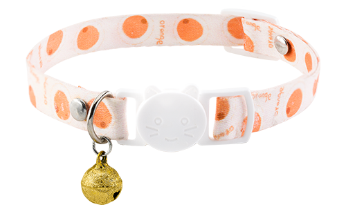 Collier anti-traction pour chat, design orange, ajustable et léger, avec boucle blanche et clochette dorée.