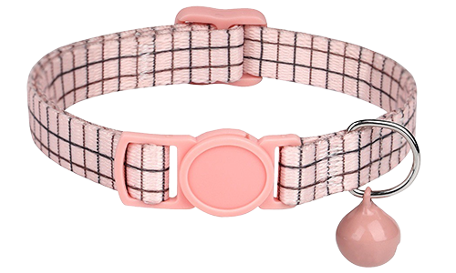 Collier anti-traction pour chat à carreaux roses, ajustable et léger, avec boucle et clochette roses assortis.
