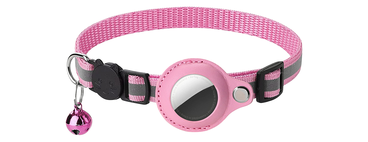 Reflecterende Breakaway Kattenhalsband met AirTag Houder Reflecterende roze breakaway kattenhalsband met AirTag-houder, verstelbaar en lichtgewicht voor comfort, met roze bel.